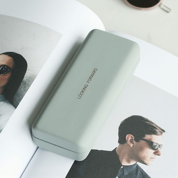 sun case sun case high-end hipster glasses box girls' portable glasses box boys' creative personality
sun case sun case high-end hipster glasses box girls' portable glasses box boys' creative personality