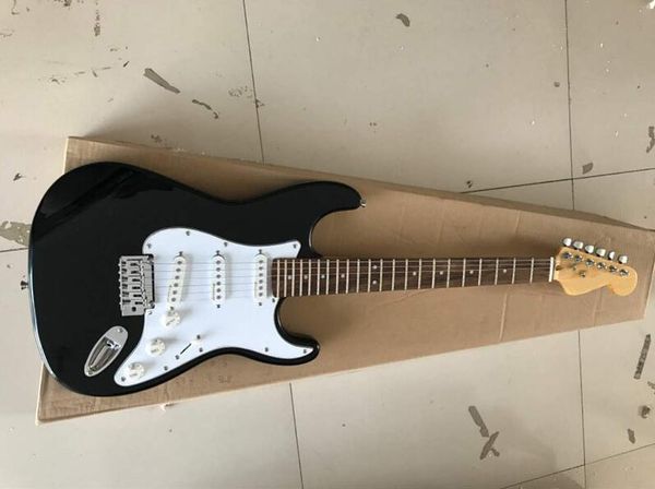 guitarra elétrica st, mala, entrega gratuita de boa qualidade, boa vinda para personalizar
guitarra elétrica st, mala, entrega gratuita de boa qualidade, boa vinda para personalizar