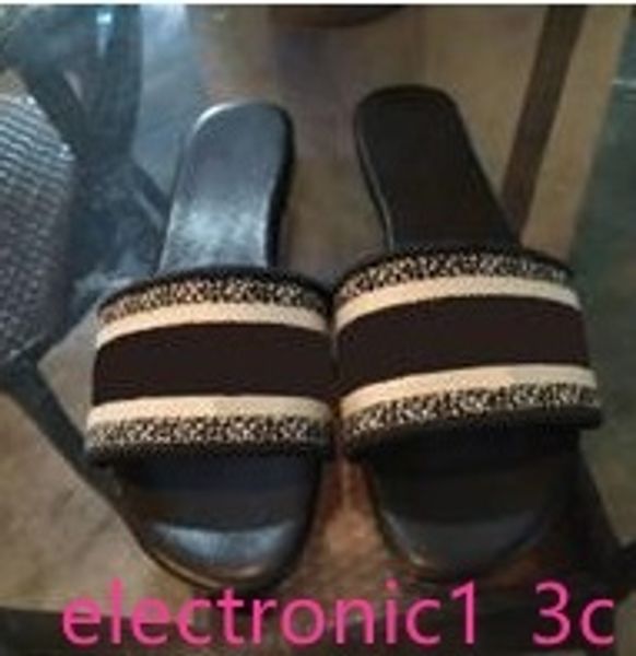 2020 strawberry red black rubber slide slippers green red white stripe fashion design men women with classicflat, Black;green
2020 strawberry red black rubber slide slippers green red white stripe fashion design men women with classicflat, Black;green