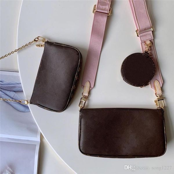 three-piece handbag classic fashion small and light zipper style with small hanging bag
three-piece handbag classic fashion small and light zipper style with small hanging bag