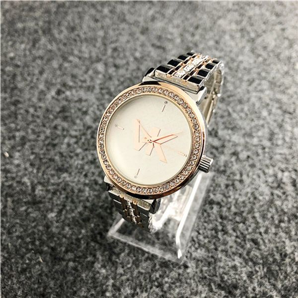 оп 10 женкие Ѭоконе дизайнеѬкие а бѬенд бееллеѬ montres de luxe pour femmes подаѬ, Slivery;black
оп 10 женкие Ѭоконе дизайнеѬкие а бѬенд бееллеѬ montres de luxe pour femmes подаѬ, Slivery;black