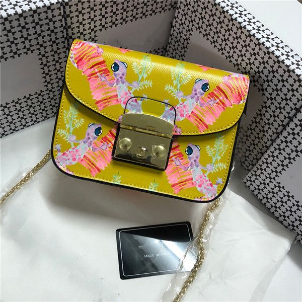 leather fashion new chain messenger bag cute girl printed pattern shoulder bag cartoon gecko graffiti small square bag card holder wallet
leather fashion new chain messenger bag cute girl printed pattern shoulder bag cartoon gecko graffiti small square bag card holder wallet