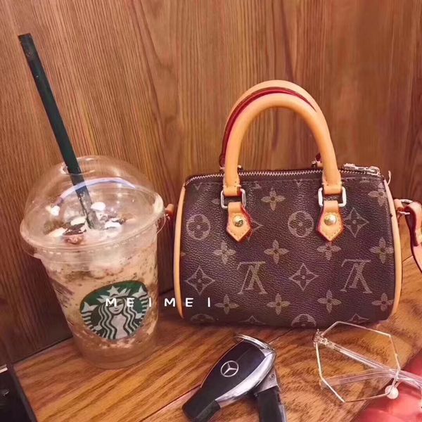 Известный бренд дизайнер моды женщин роскошные сумки Микки Кен леди PU кожаные сумки бренд сумки кошелек сумка женская A003
Известный бренд дизайнер моды женщин роскошные сумки Микки Кен леди PU кожаные сумки бренд сумки кошелек сумка женская A003