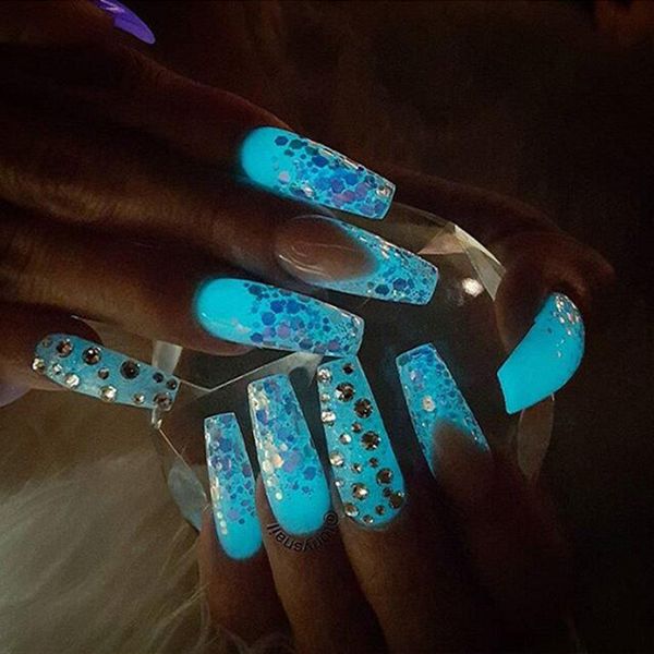 fashion ultrafine fluorescent nail powder neon phosphor colorful nail art glitter pigment glow luminous dust decorations, Silver;gold
fashion ultrafine fluorescent nail powder neon phosphor colorful nail art glitter pigment glow luminous dust decorations, Silver;gold