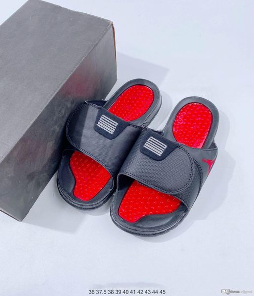 2020 The new luxury designer men's and women's casual slippers trendy atmosphere soft and comfortable fashion moving 36-45
2020 The new luxury designer men's and women's casual slippers trendy atmosphere soft and comfortable fashion moving 36-45