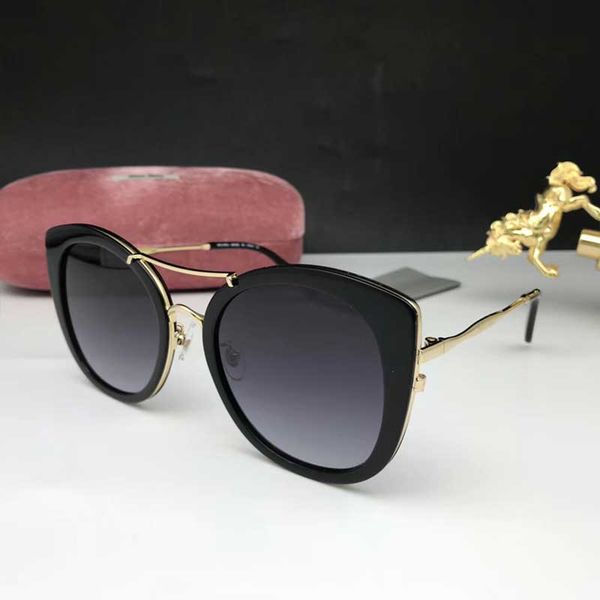 женская летнем конструктор солнцезащитные очки miu женская cat eye кадр очки персонализированные wild очки uv400 защиты с оригинальным box s, White;black
женская летнем конструктор солнцезащитные очки miu женская cat eye кадр очки персонализированные wild очки uv400 защиты с оригинальным box s, White;black