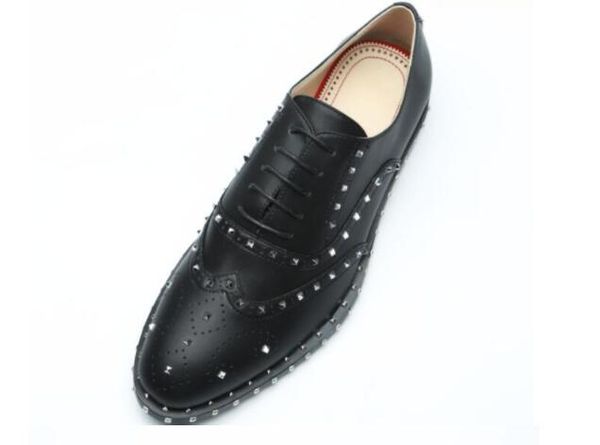 new fashion flat rivets black leather men dress shoes round toe lace-up party/wedding business brogue shoes
new fashion flat rivets black leather men dress shoes round toe lace-up party/wedding business brogue shoes