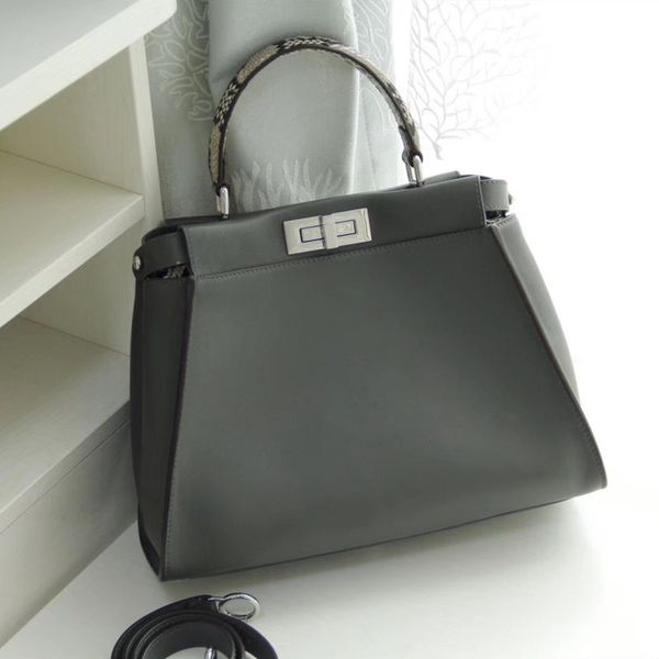 20200426009 2020 роскошные сумки женские сумки дизайнерская натуральная кожа взлетно-посадочная полоса женский европейский бренд высшего кач 
20200426009 2020 роскошные сумки женские сумки дизайнерская натуральная кожа взлетно-посадочная полоса женский европейский бренд высшего кач