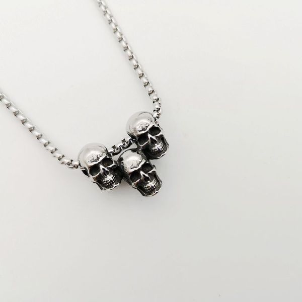 2019 new arrival gothetic punk style skull necklace vintage silver color 316l stainless steel rock 3 skulls pendant necklace
2019 new arrival gothetic punk style skull necklace vintage silver color 316l stainless steel rock 3 skulls pendant necklace