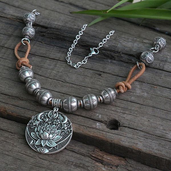 1pcs lotus eyes moon pendant prettiest women lotu mandala flower ethnic jewelry, slavic lunula bead vking bead nekclace, Silver
1pcs lotus eyes moon pendant prettiest women lotu mandala flower ethnic jewelry, slavic lunula bead vking bead nekclace, Silver