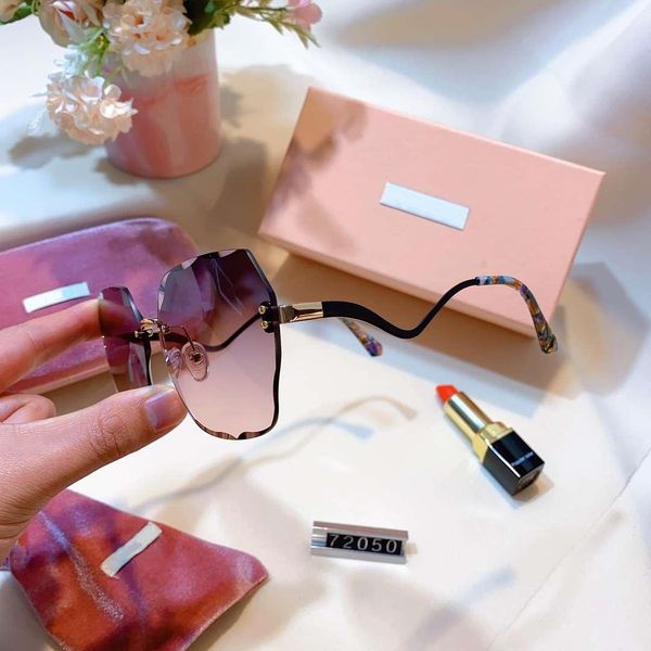 summer womens designer sunglasses woman goggle sunglasses uv400 mm 72050 5 color excellent quality with box, White;black
summer womens designer sunglasses woman goggle sunglasses uv400 mm 72050 5 color excellent quality with box, White;black