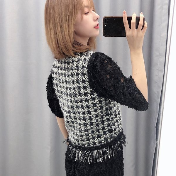 agong casual slim tassel vests women fashion o neck short coats women elegant tweeed sleeveless vests female ladies kn, Black;white
agong casual slim tassel vests women fashion o neck short coats women elegant tweeed sleeveless vests female ladies kn, Black;white