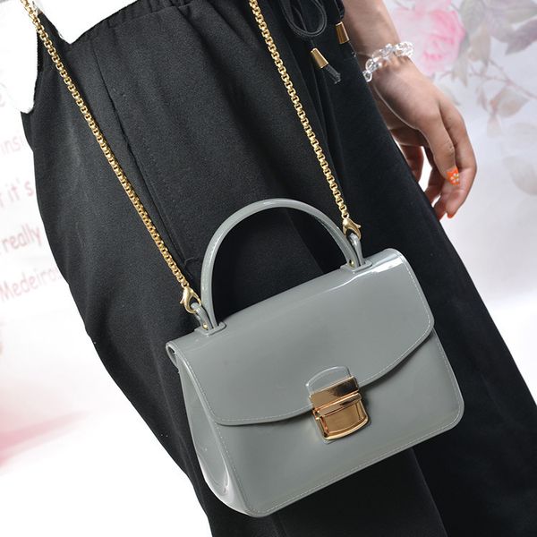 2020 new women's shoulder bag transparent chain small square bag western fashion single shoulder
2020 new women's shoulder bag transparent chain small square bag western fashion single shoulder