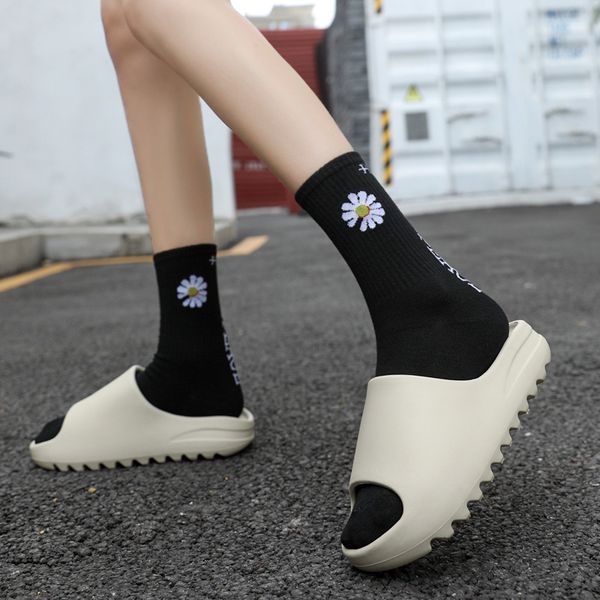 tzldn fashion female/male slippers beach flip flops sandals non-slip outdoor slipper women casual shoes drop shipping brazil y200706, Black
tzldn fashion female/male slippers beach flip flops sandals non-slip outdoor slipper women casual shoes drop shipping brazil y200706, Black