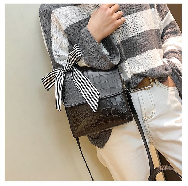 fashion crocodile scarf women's handbag 2019 small tote bag solid color shoulder bag messenger bag
fashion crocodile scarf women's handbag 2019 small tote bag solid color shoulder bag messenger bag