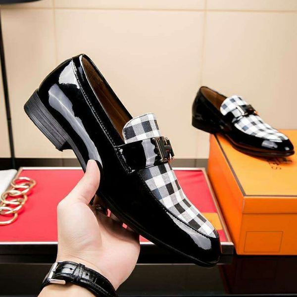 European and American luxury brand men's formal business shoes leather dress shoes gentleman banquet casual men's shoes 40-44 size K2147BE0q
European and American luxury brand men's formal business shoes leather dress shoes gentleman banquet casual men's shoes 40-44 size K2147BE0q