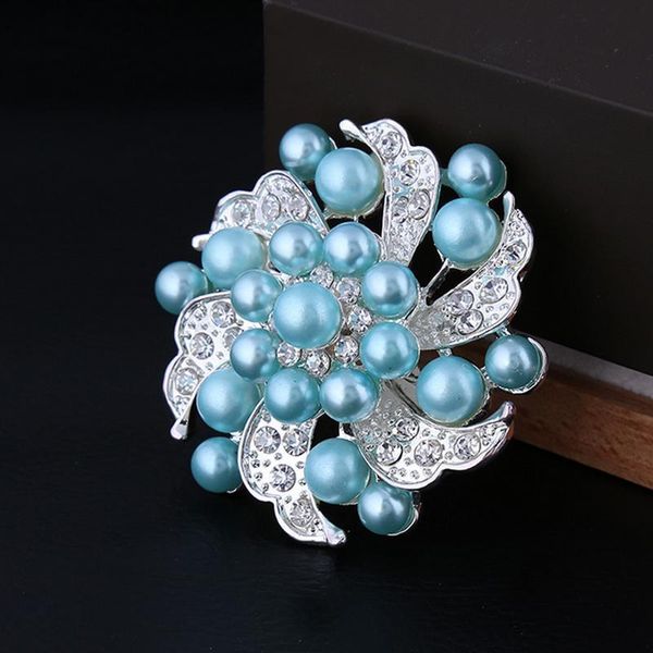 женщины элегантного цветов pearl брошь rhinestone костюм pin отворот для подарков партии ювелирных изделий свадебных аксессуаров бесплатной, Gray
женщины элегантного цветов pearl брошь rhinestone костюм pin отворот для подарков партии ювелирных изделий свадебных аксессуаров бесплатной, Gray