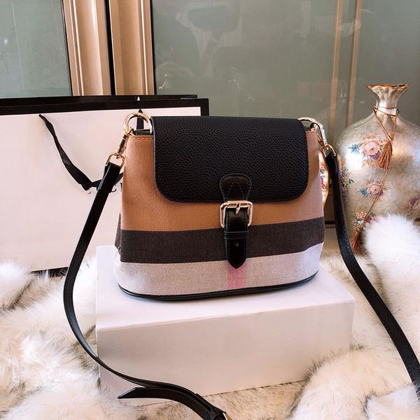 2019 brand fashion luxury designer bags fashion versatile shoulder bag romantic retro art style crossbody bag
2019 brand fashion luxury designer bags fashion versatile shoulder bag romantic retro art style crossbody bag