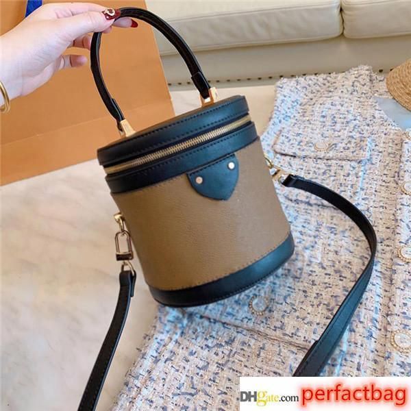 newclassic bucket bag, cylinder bag, lady s handbag, soft leather, 986size: 16: 14.5 cm, necessary for going out
newclassic bucket bag, cylinder bag, lady s handbag, soft leather, 986size: 16: 14.5 cm, necessary for going out