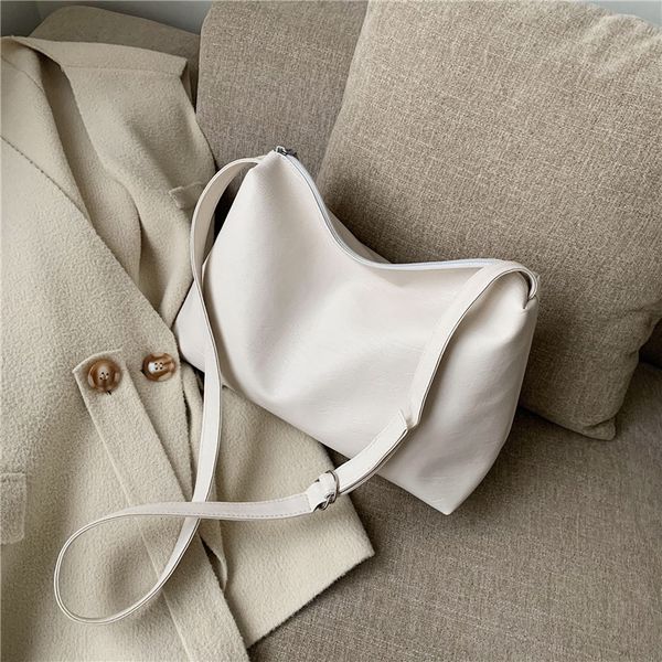 2020 new female bag shoulder bag female korean version of the wild messenger simple fashion large capacity tote
2020 new female bag shoulder bag female korean version of the wild messenger simple fashion large capacity tote