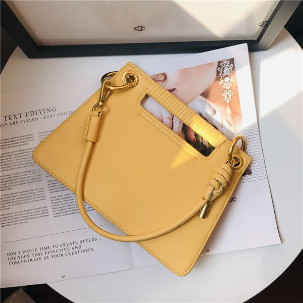 2019 tide organ package hand joker single shoulder messenger woman weave small square package genuine leather woman package believe
2019 tide organ package hand joker single shoulder messenger woman weave small square package genuine leather woman package believe