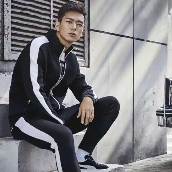 designer men's tracksuits fashion jogging autumn winter casual sport wear brand with letters and logo print plus size s-3xl
designer men's tracksuits fashion jogging autumn winter casual sport wear brand with letters and logo print plus size s-3xl
