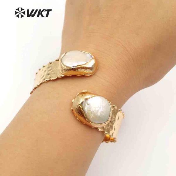 wt-b434 new special natural pearl bangle elegant metal electroplated adjustable style jewelry for women fashion jewelry, Black
wt-b434 new special natural pearl bangle elegant metal electroplated adjustable style jewelry for women fashion jewelry, Black
