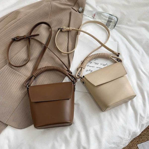 ins super fire small bag women's corssobody shoulder bag new 2020 all-match messenger simple retro fashion bucket
ins super fire small bag women's corssobody shoulder bag new 2020 all-match messenger simple retro fashion bucket