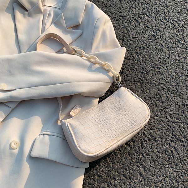 2020 new ladies messenger bag underarm bag bright leather portable small square solid color fashion zipper
2020 new ladies messenger bag underarm bag bright leather portable small square solid color fashion zipper