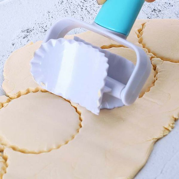 3pcs pie mold plastic spatula round cookie cutter rolling biscuit cutting pastry blade circle dough cutter mold maker other bakeware
3pcs pie mold plastic spatula round cookie cutter rolling biscuit cutting pastry blade circle dough cutter mold maker other bakeware