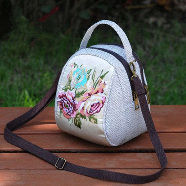 fashion national embroidery women shopping handbagsnice floral embroidered lady mini shoulder&crossbody bags new canvas carrier
fashion national embroidery women shopping handbagsnice floral embroidered lady mini shoulder&crossbody bags new canvas carrier