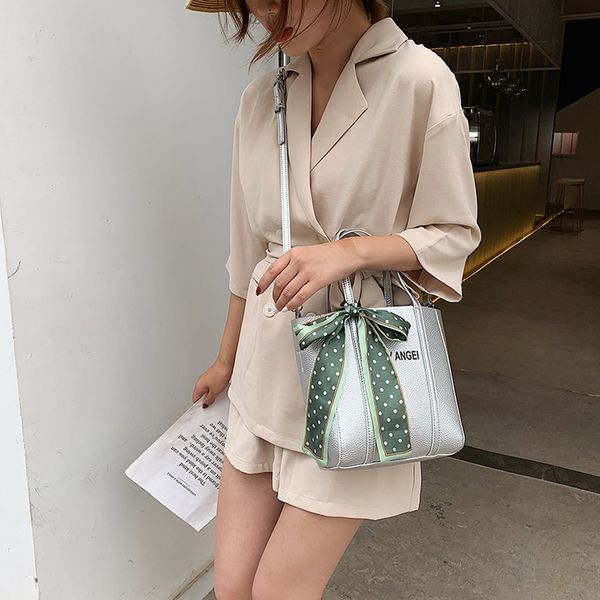 fashion casual summer women's retro ribbons letter shoulder solid color handbag bag crossbody bag for 2019
fashion casual summer women's retro ribbons letter shoulder solid color handbag bag crossbody bag for 2019