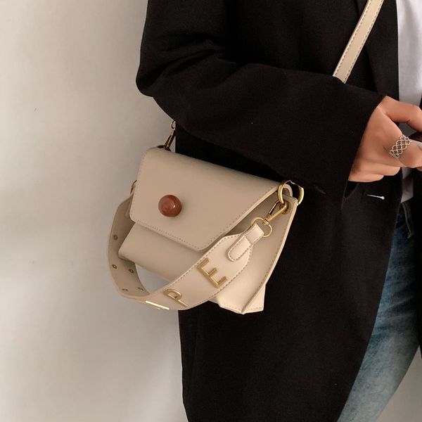web celebrity french niche bag women 2020 new fashion south korean version of all - riding messenger bag popular western style
web celebrity french niche bag women 2020 new fashion south korean version of all - riding messenger bag popular western style