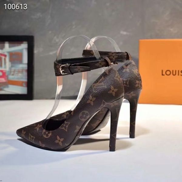 19ss women black glossy patent leather pointed toe shallow cut slip on dress shoes stiletto heels women pumps
19ss women black glossy patent leather pointed toe shallow cut slip on dress shoes stiletto heels women pumps