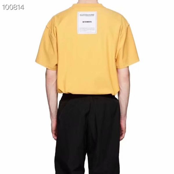 Spring Summer 2019 Luxury Vetements Back Patch High Quality Tshirt Fashion Men Women Wear Inside-out T Shirt Casual Cotton Tee Top
Spring Summer 2019 Luxury Vetements Back Patch High Quality Tshirt Fashion Men Women Wear Inside-out T Shirt Casual Cotton Tee Top
