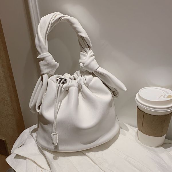 new solid color elegant crossbody bags pu leathershoulder messenger bag 2020 lady simple handbags pleated bucket bag
new solid color elegant crossbody bags pu leathershoulder messenger bag 2020 lady simple handbags pleated bucket bag