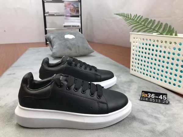 2019 new designer shoes fashion luxury women shoes mens leather lace up platform oversized sole sneakers white black casual shoes 36-45 d09
2019 new designer shoes fashion luxury women shoes mens leather lace up platform oversized sole sneakers white black casual shoes 36-45 d09