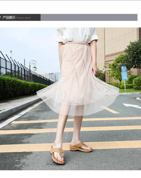2020 summer new fashion womens middle heeled wedge flower slippers ladies elegant delicate pretty hollow out flip-flops, Black
2020 summer new fashion womens middle heeled wedge flower slippers ladies elegant delicate pretty hollow out flip-flops, Black