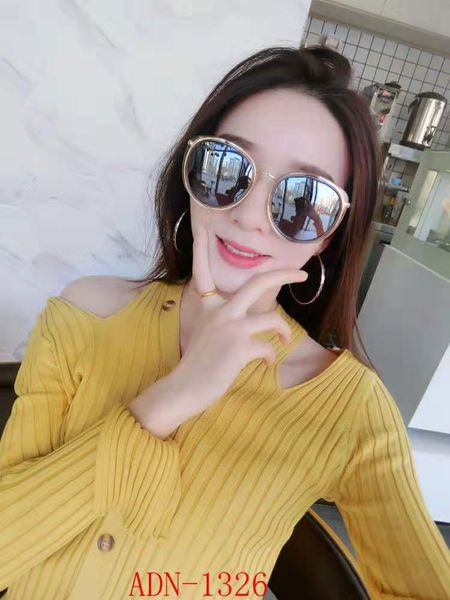2020 korean gentle monster women sunglasses east moon fashion lady elegant cat eye sunglass woman retro sunglasses original pack, Black
2020 korean gentle monster women sunglasses east moon fashion lady elegant cat eye sunglass woman retro sunglasses original pack, Black
