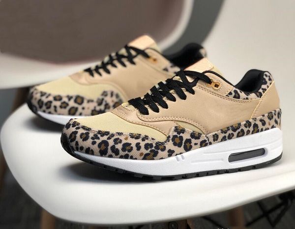 1 premium leopard athletic designer shoes desert ore orange peel black 87 animal pack fashion trainers come with box size40-45, White;red
1 premium leopard athletic designer shoes desert ore orange peel black 87 animal pack fashion trainers come with box size40-45, White;red