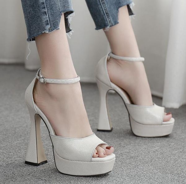 white black ankle strap platform thick heel shoes luxury women designer shoes size 35 to 41 tradingbear
white black ankle strap platform thick heel shoes luxury women designer shoes size 35 to 41 tradingbear