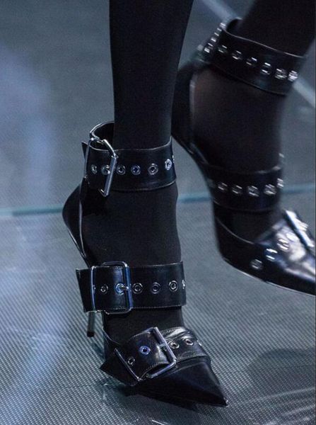 black white buckled sandals pointed toe metallic heels pointed toe stage stilettos gladiator t-show sandals women party heels
black white buckled sandals pointed toe metallic heels pointed toe stage stilettos gladiator t-show sandals women party heels