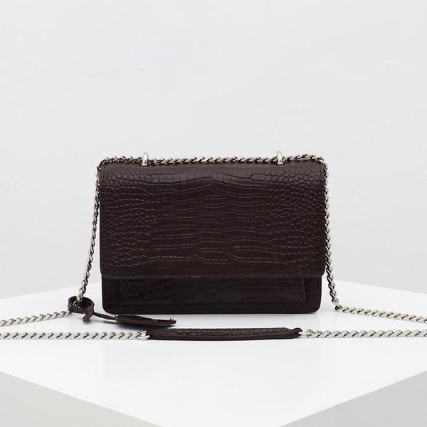2019a2 new women's one-shoulder bag handbag leather production large capacity design bag fashionable and generous design bag.model:1737
2019a2 new women's one-shoulder bag handbag leather production large capacity design bag fashionable and generous design bag.model:1737