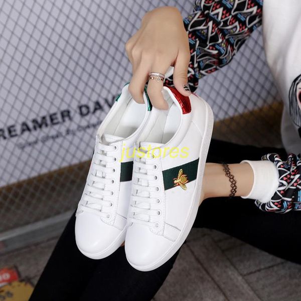 with box classic collection man designer shoe black white bee ace embroidered low-sneakers luxury lady shoes italian woman casual shoes
with box classic collection man designer shoe black white bee ace embroidered low-sneakers luxury lady shoes italian woman casual shoes