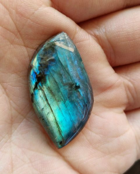 1 pcs natural labradorite pendant cabochon irregular shape,good quality strong shine labradorite pendant,size 30mm+ length, Silver
1 pcs natural labradorite pendant cabochon irregular shape,good quality strong shine labradorite pendant,size 30mm+ length, Silver