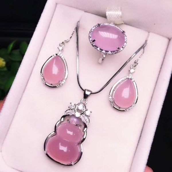 authentic jade myelin three-piece set pendant earrings ring live female pink hibiscus 925 silver inlaid jade
authentic jade myelin three-piece set pendant earrings ring live female pink hibiscus 925 silver inlaid jade
