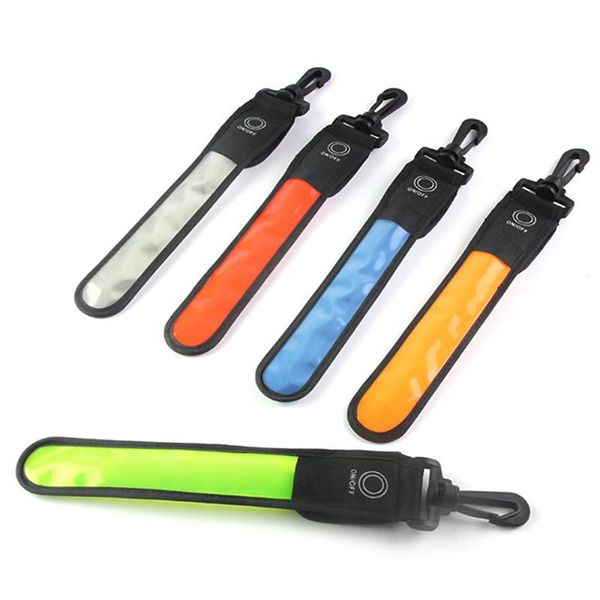 1pcs reflective led backpack tag band sports safety bag pendant night outdoor accessories high visibility jacket safety strip, Black;gray
1pcs reflective led backpack tag band sports safety bag pendant night outdoor accessories high visibility jacket safety strip, Black;gray