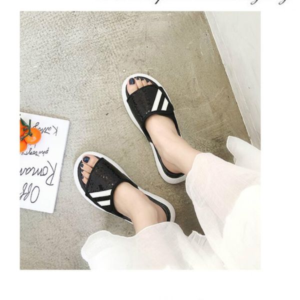 sandals and slippers female summer wear 2019 new wild green sequins slippers female students casual beach shoes, Black
sandals and slippers female summer wear 2019 new wild green sequins slippers female students casual beach shoes, Black