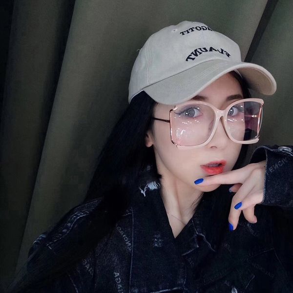 luxury sunglasses drands gg3822 jin cancan's electroplating net red dfashion sunglasses frames size: 59-16-140 women luxury designer su, White;black
luxury sunglasses drands gg3822 jin cancan's electroplating net red dfashion sunglasses frames size: 59-16-140 women luxury designer su, White;black