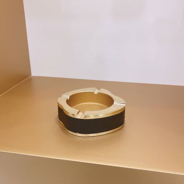 2020 модельер европы luxury gold из нержавеющей стали сигары пепельница главная стол аксессуары интерьера для boss именинникам gi, Black
2020 модельер европы luxury gold из нержавеющей стали сигары пепельница главная стол аксессуары интерьера для boss именинникам gi, Black
